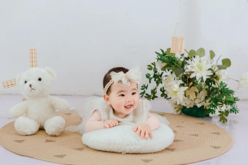 南城四个月宝宝揉眼睛