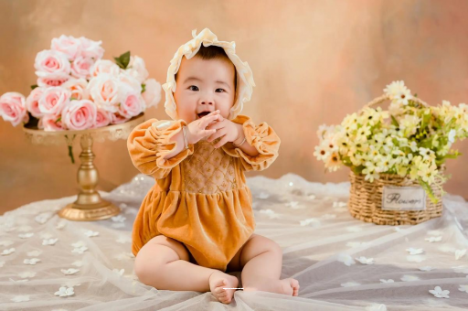 南城宝宝前额突出正常吗